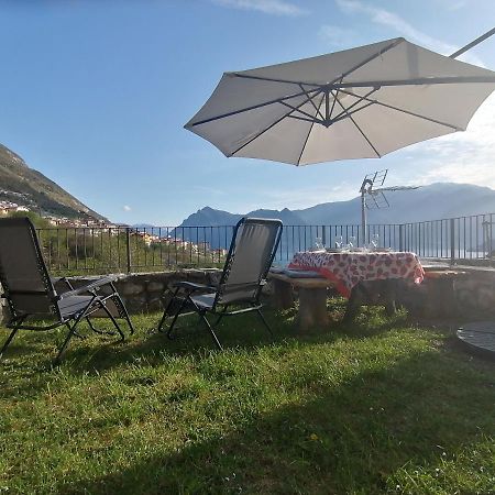 Casa Sasso Leilighet Tavernola Bergamasca Eksteriør bilde